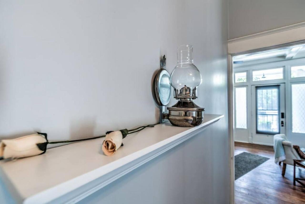 Elegant Colonial With Lovely Details And Character 孟菲斯 外观 照片