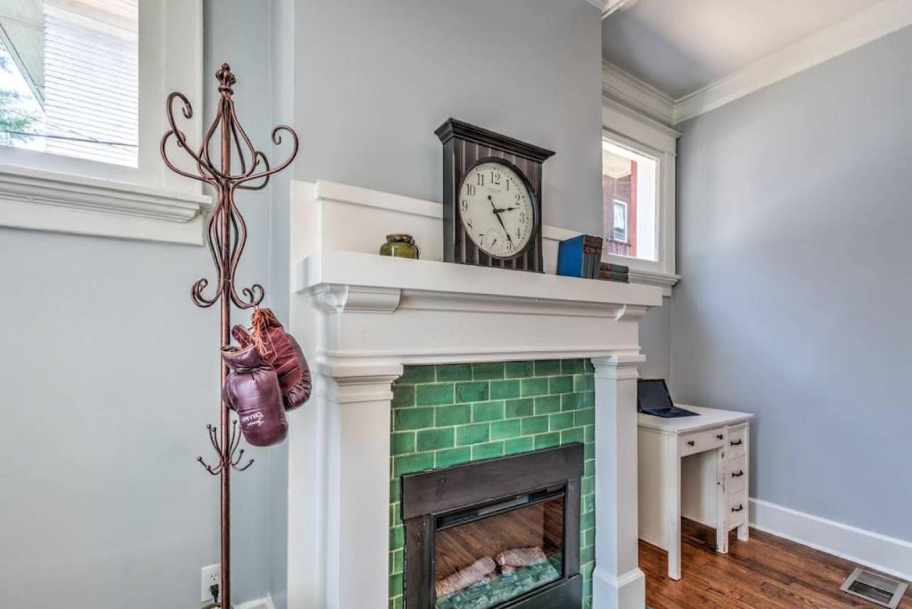 Elegant Colonial With Lovely Details And Character 孟菲斯 外观 照片