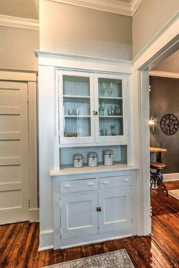 Elegant Colonial With Lovely Details And Character 孟菲斯 外观 照片
