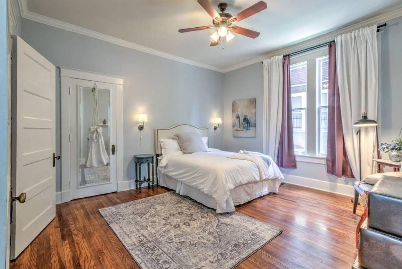 Elegant Colonial With Lovely Details And Character 孟菲斯 外观 照片