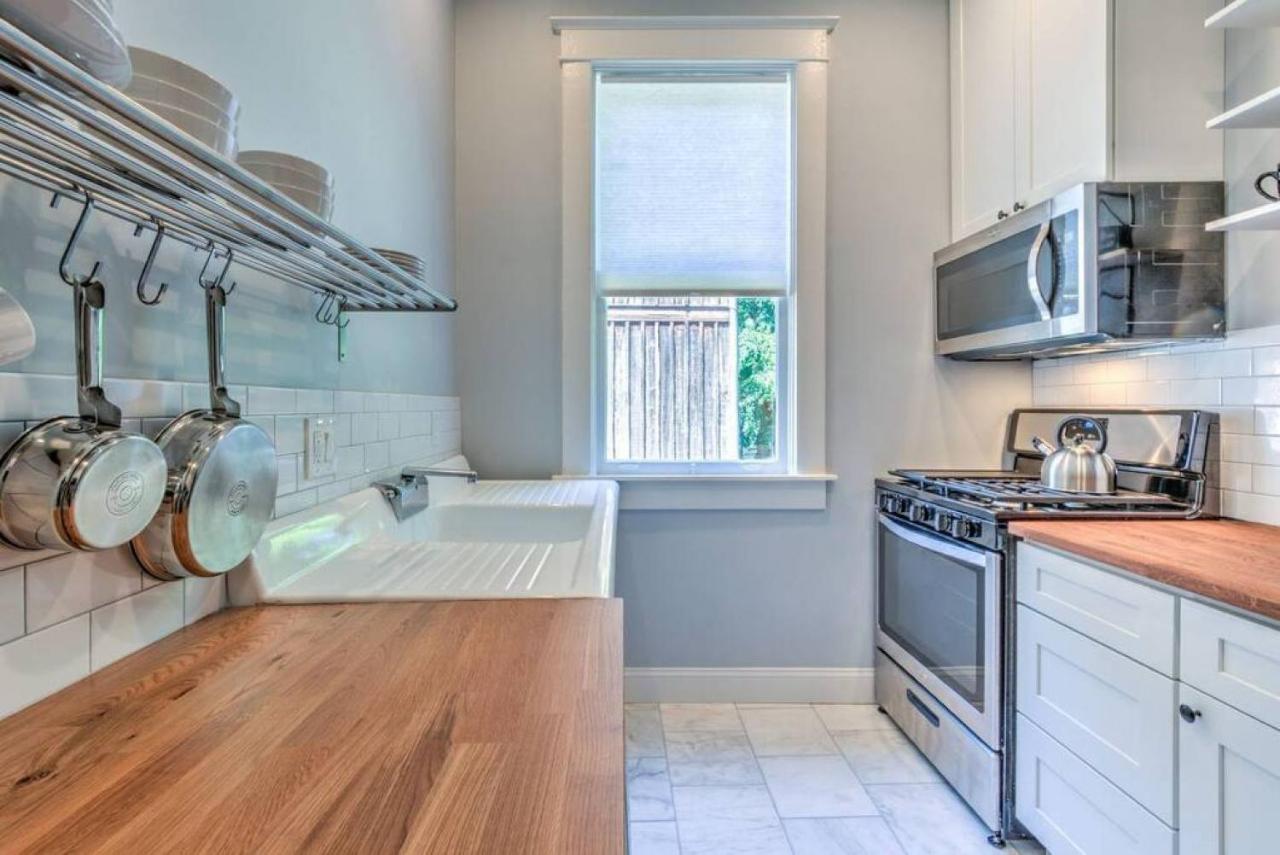 Elegant Colonial With Lovely Details And Character 孟菲斯 外观 照片