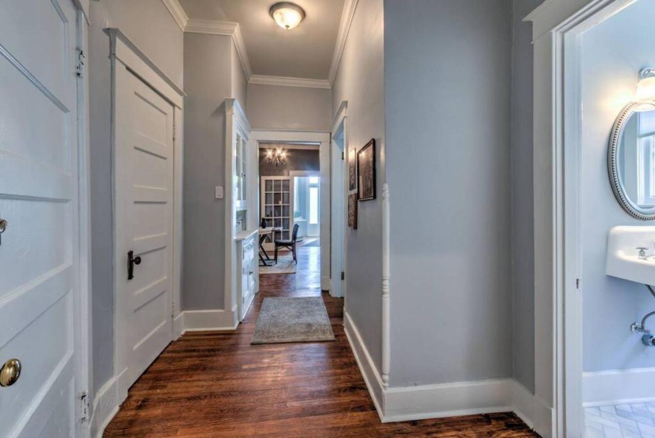 Elegant Colonial With Lovely Details And Character 孟菲斯 外观 照片