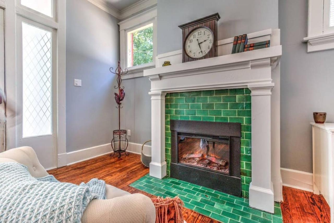 Elegant Colonial With Lovely Details And Character 孟菲斯 外观 照片